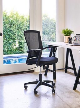 Jual Kursi Kantor Surabaya Brother yang Berkualitas Tinggi dan Awet